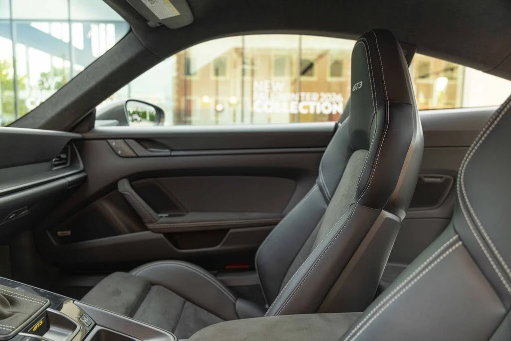2022 Porsche 992 GT3 - Image 16 of 31