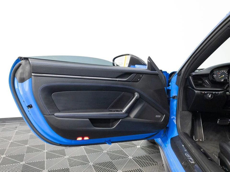 2022 Porsche 992 GT3 - Image 16 of 31