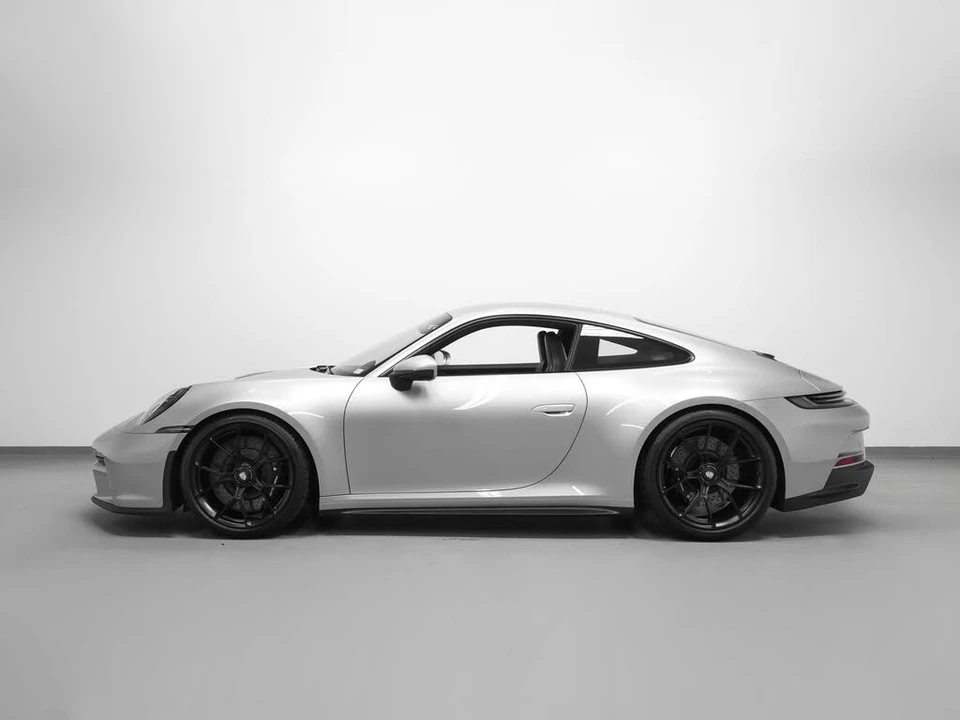 2022 Porsche 992 GT3 - Image 2 of 31