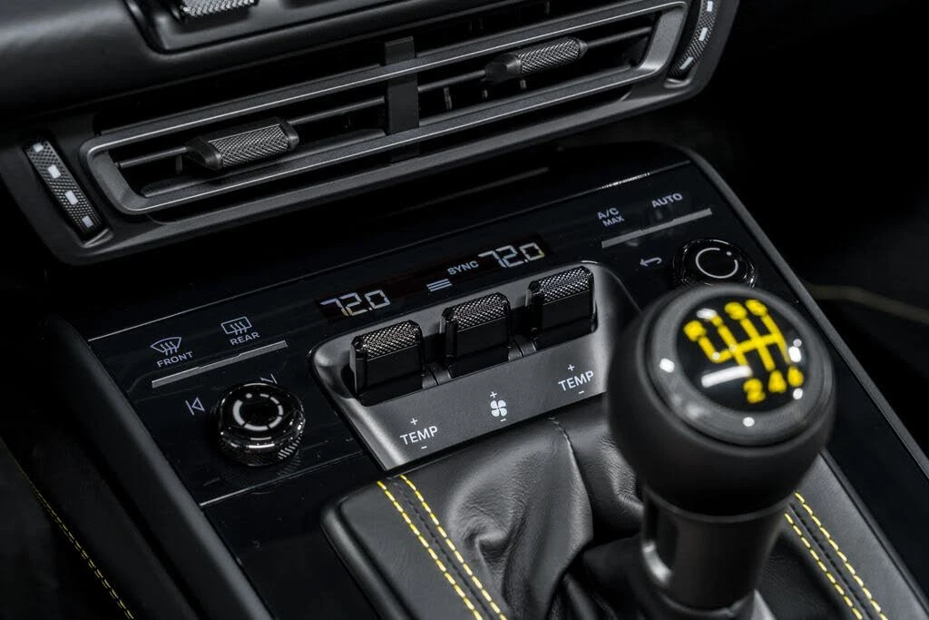 2022 Porsche 992 GT3 - Image 29 of 31
