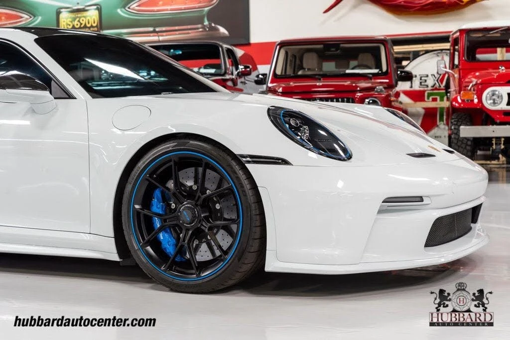 2022 Porsche 992 GT3 - Image 17 of 31