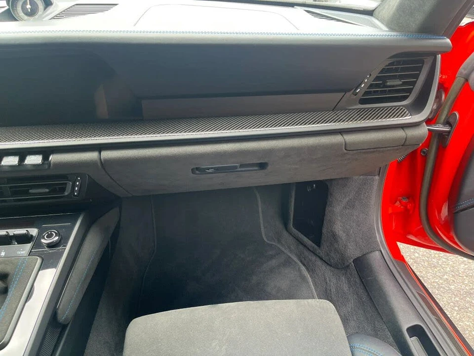 2022 Porsche 992 GT3 - Image 27 of 31