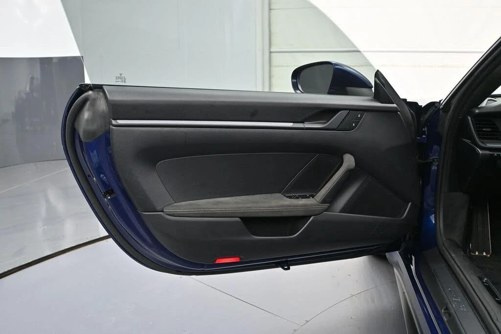2022 Porsche 992 GT3 - Image 9 of 31