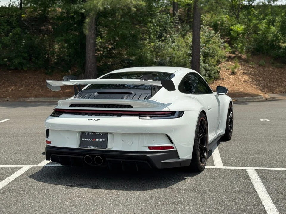 2022 Porsche 992 GT3 - Image 11 of 31