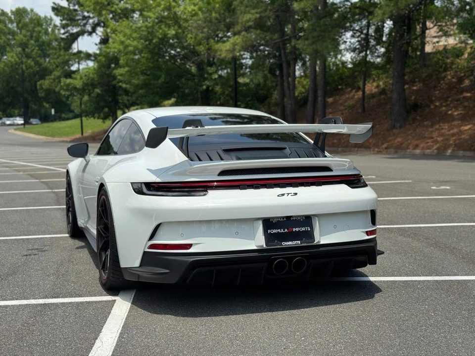 2022 Porsche 992 GT3 - Image 9 of 31