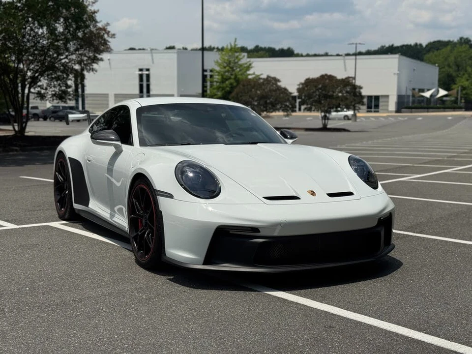 2022 Porsche 992 GT3 - Image 16 of 31