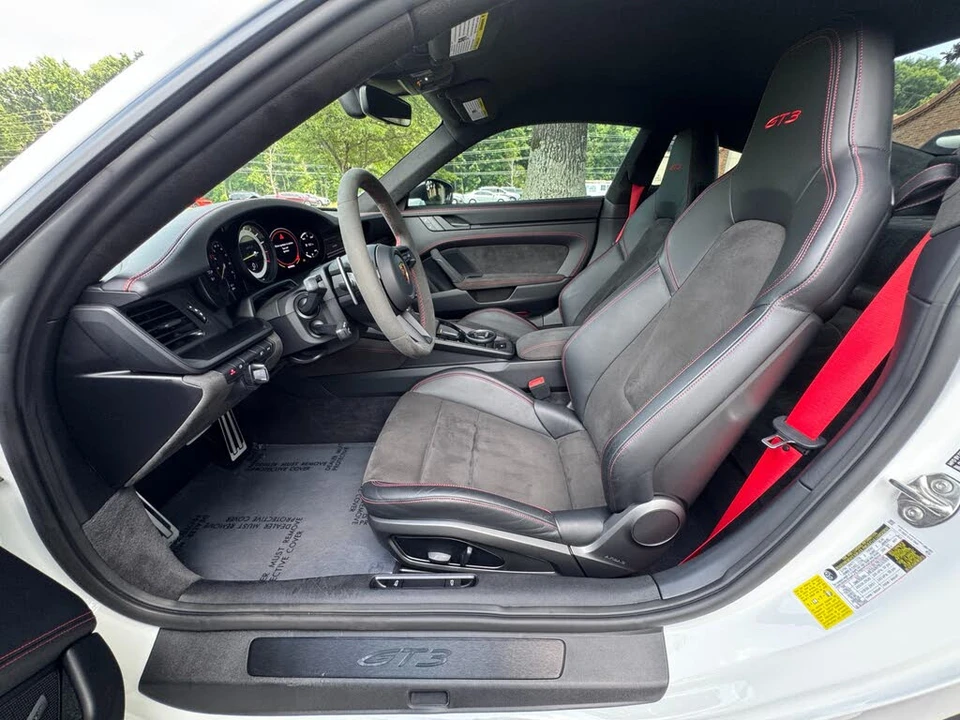 2022 Porsche 992 GT3 - Image 28 of 31