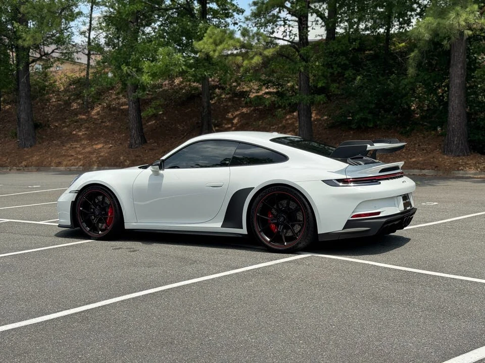 2022 Porsche 992 GT3 - Image 7 of 31