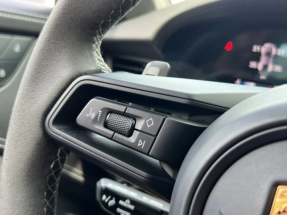 2022 Porsche 992 GT3 - Image 23 of 31