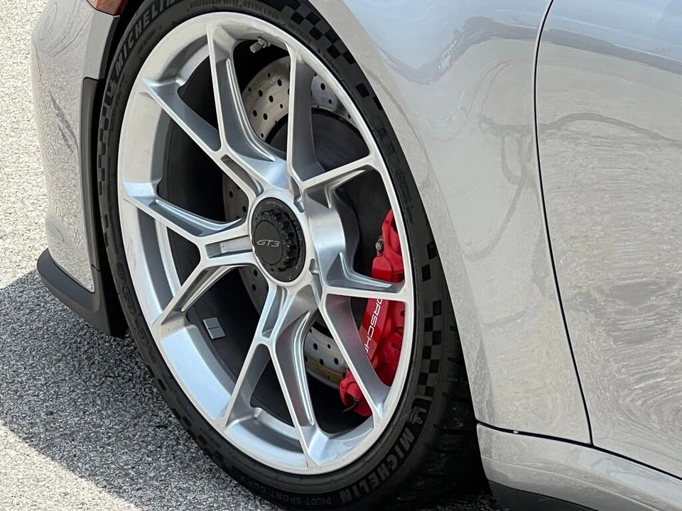 2022 Porsche 992 GT3 - Image 16 of 31