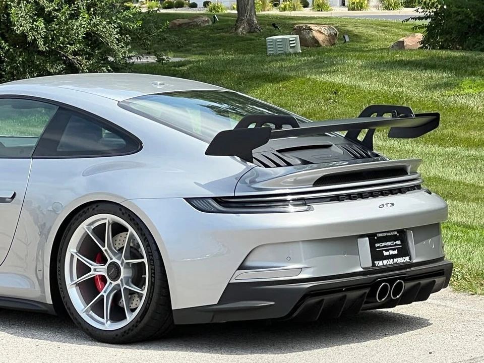 2022 Porsche 992 GT3 - Image 9 of 31