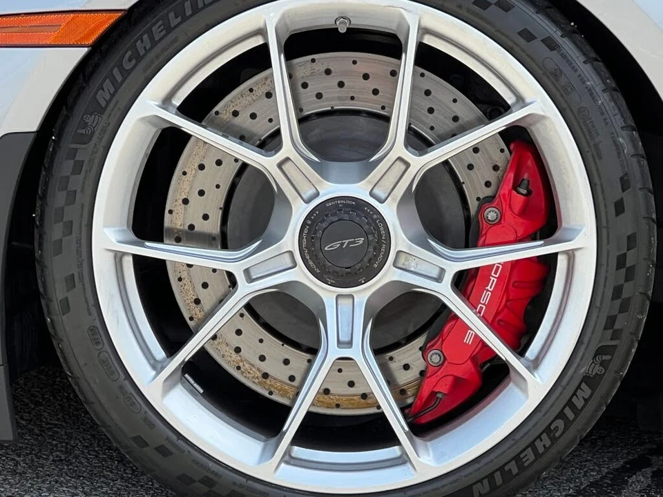 2022 Porsche 992 GT3 - Image 17 of 31