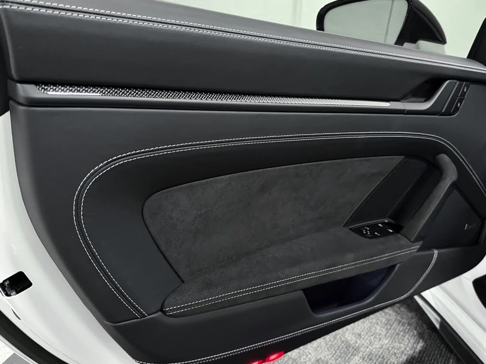 2022 Porsche 992 GT3 - Image 7 of 13