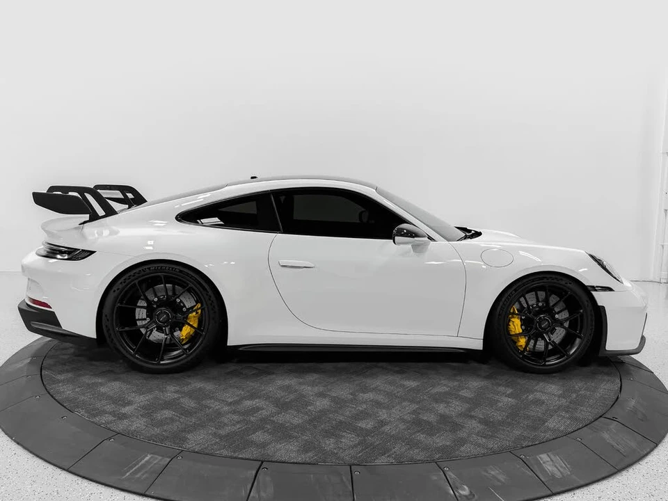 2022 Porsche 992 GT3 - Image 4 of 13