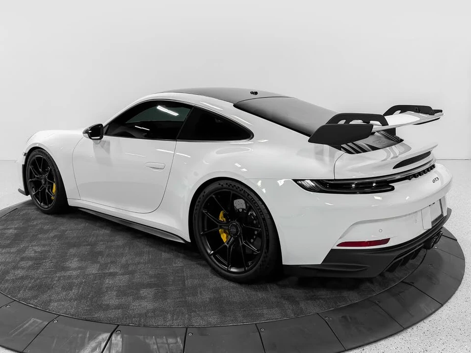 2022 Porsche 992 GT3 - Image 3 of 13