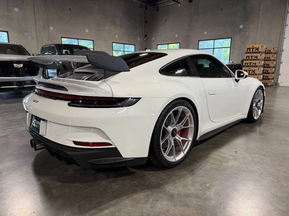 2022 Porsche 992 GT3 - Image 4 of 31