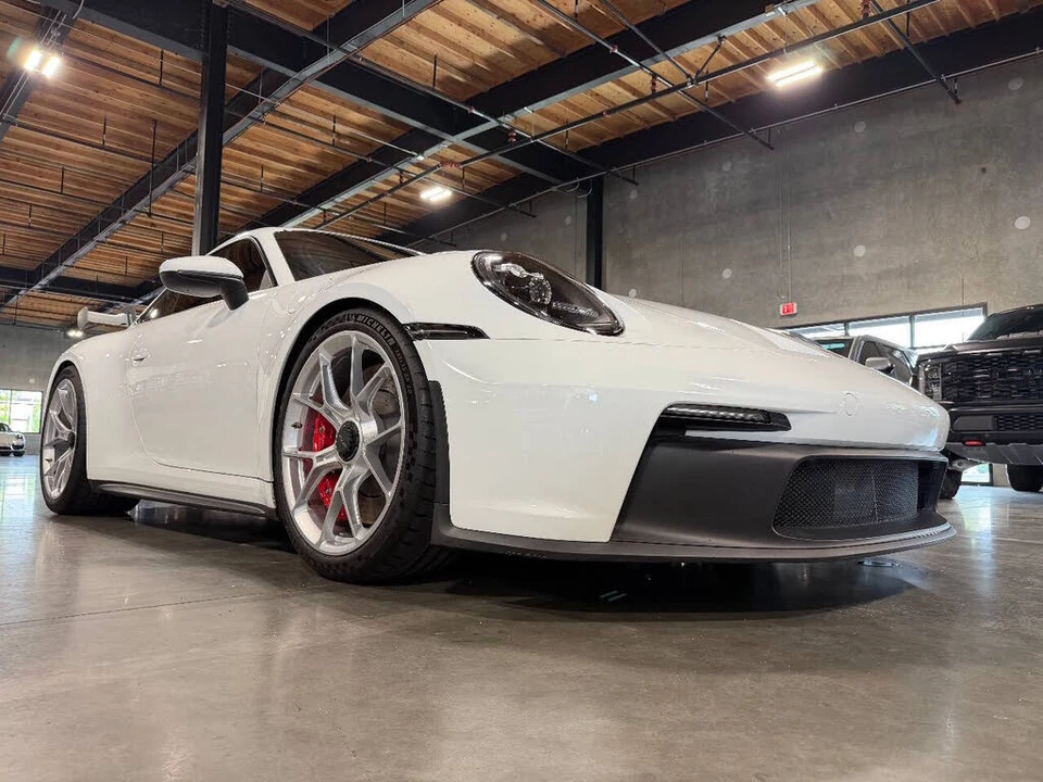 2022 Porsche 992 GT3 - Image 20 of 31