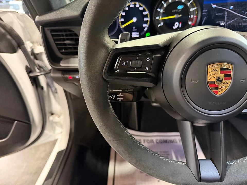 2022 Porsche 992 GT3 - Image 25 of 31