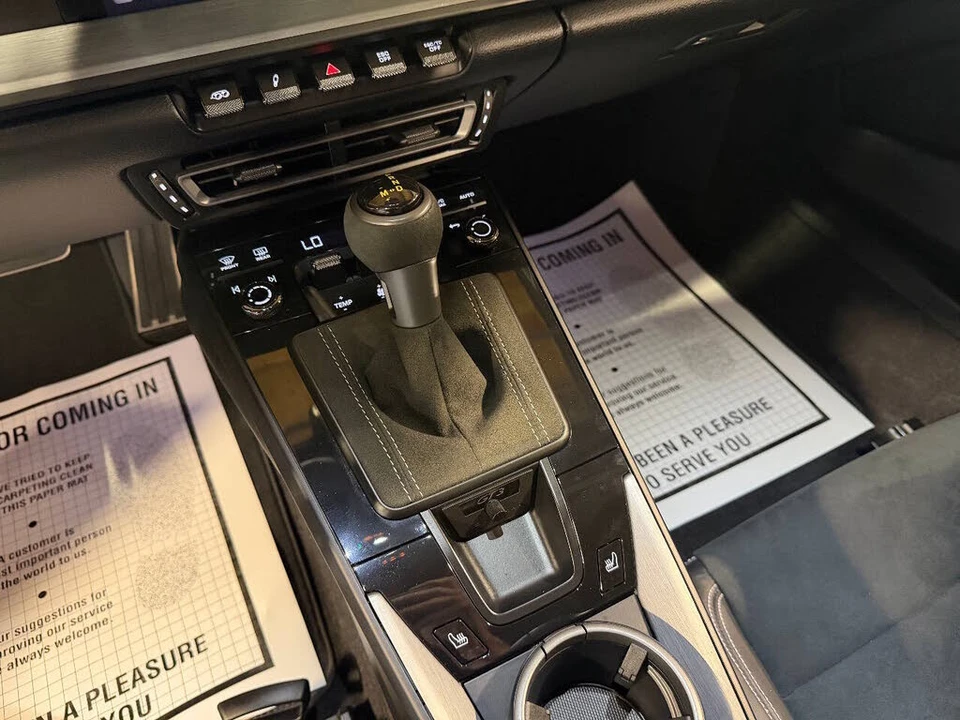 2022 Porsche 992 GT3 - Image 27 of 31