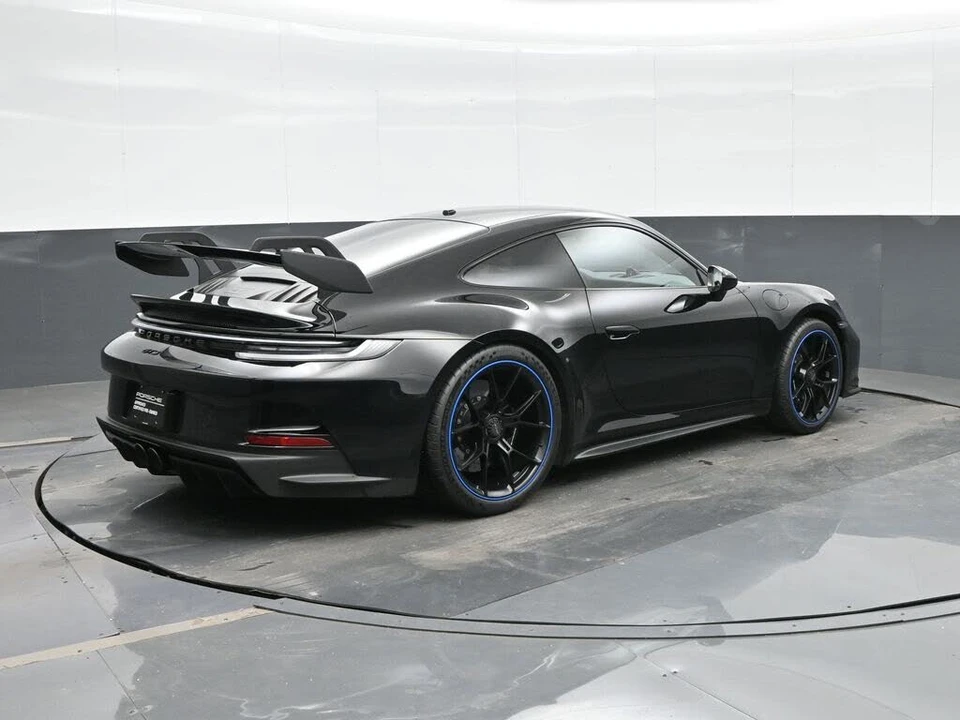 2022 Porsche 992 GT3 - Image 7 of 31