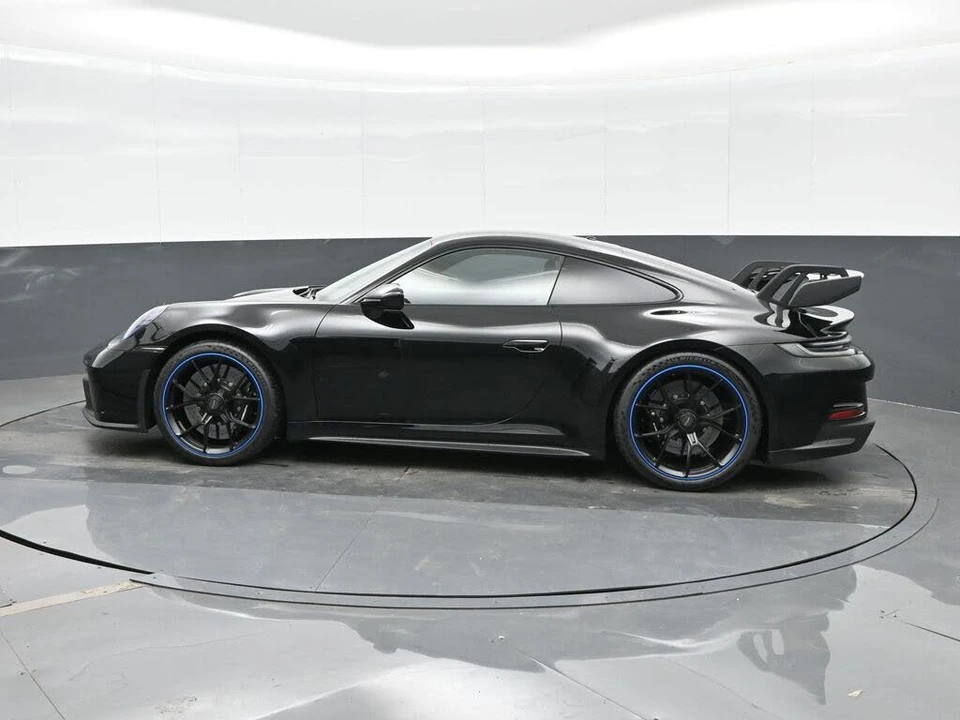 2022 Porsche 992 GT3 - Image 2 of 31