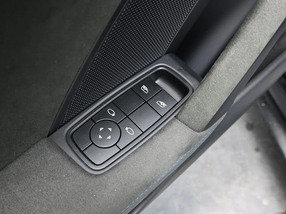 2022 Porsche 992 GT3 - Image 9 of 31