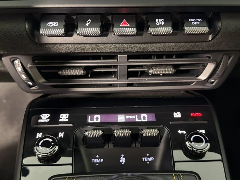 2022 Porsche 992 GT3 - Image 16 of 30