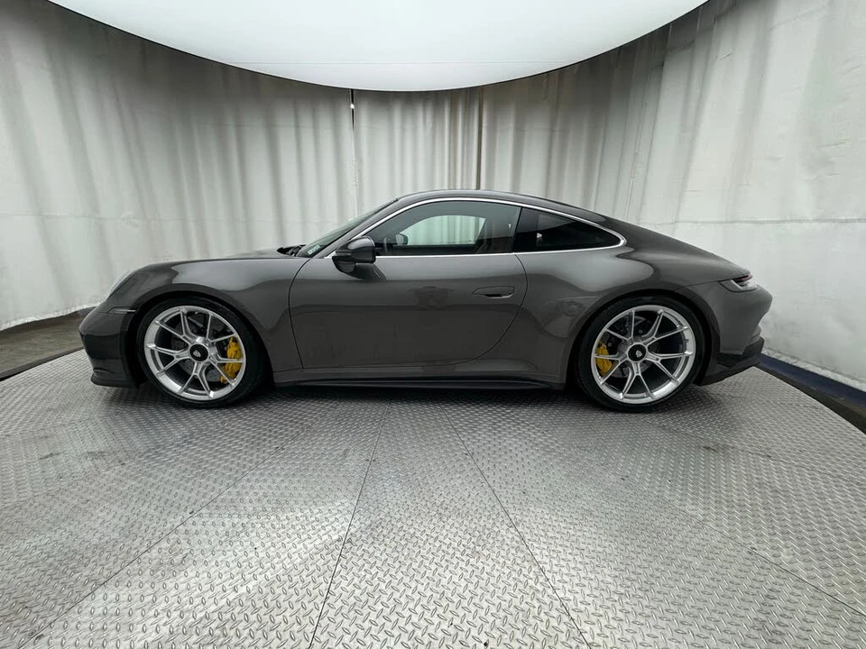 2022 Porsche 992 GT3 - Image 2 of 31