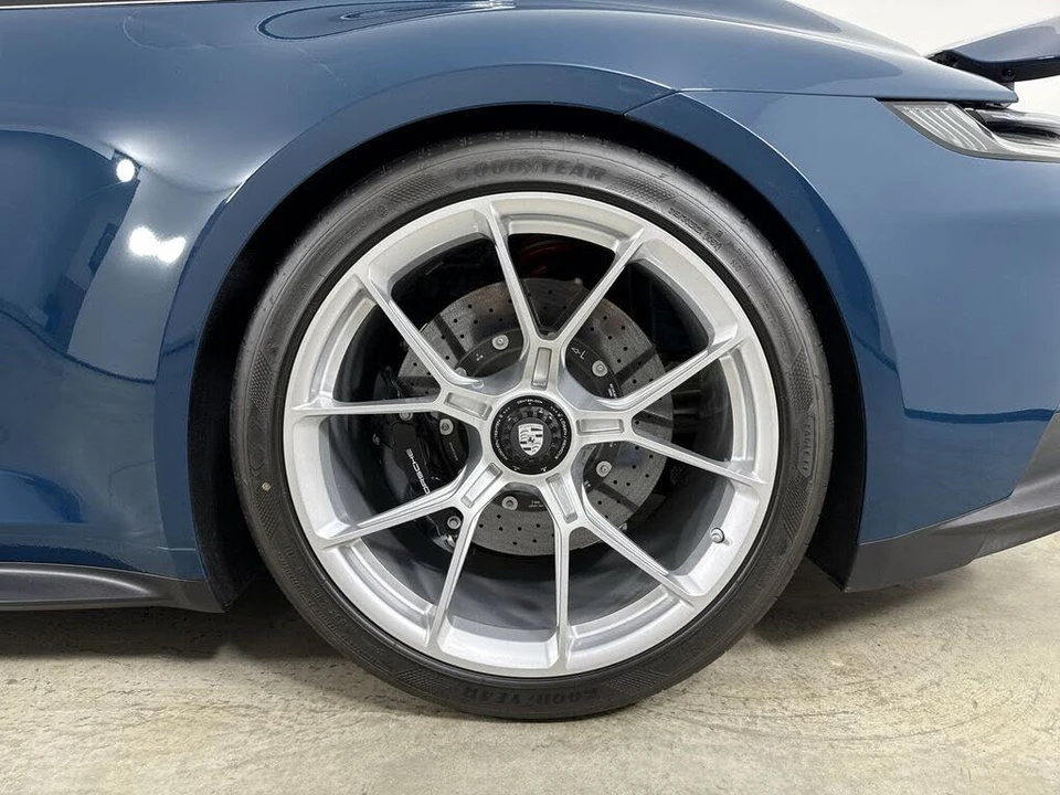 2022 Porsche 992 GT3 - Image 14 of 31
