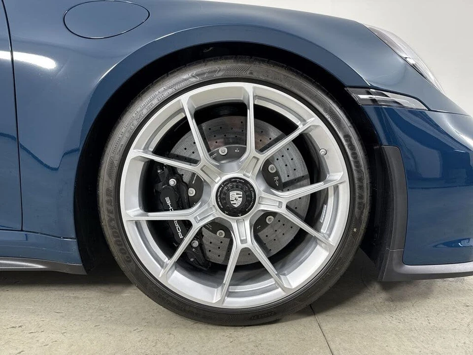 2022 Porsche 992 GT3 - Image 15 of 31