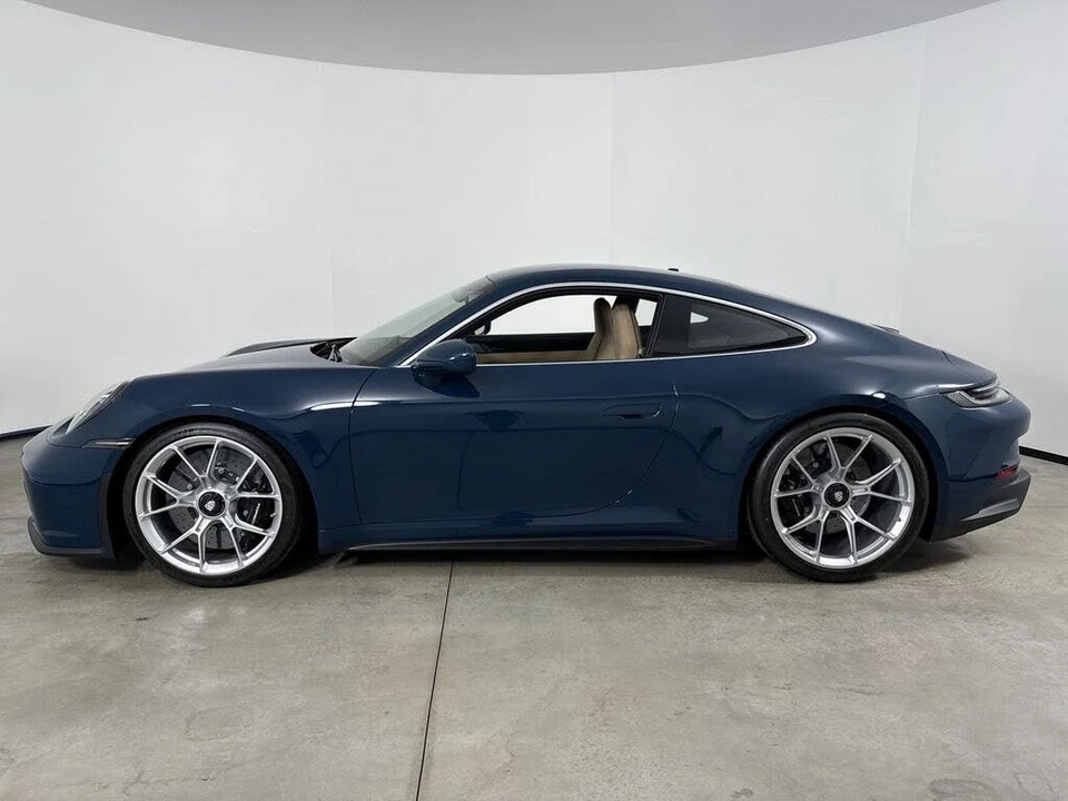 2022 Porsche 992 GT3 - Image 2 of 31
