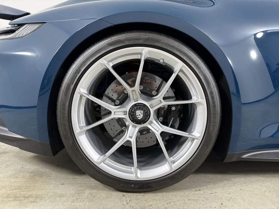2022 Porsche 992 GT3 - Image 16 of 31