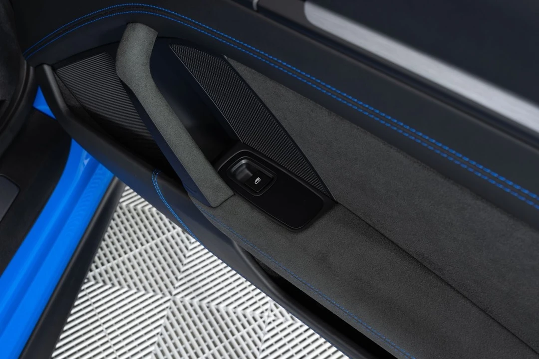 2022 Porsche 992 GT3 - Image 18 of 31