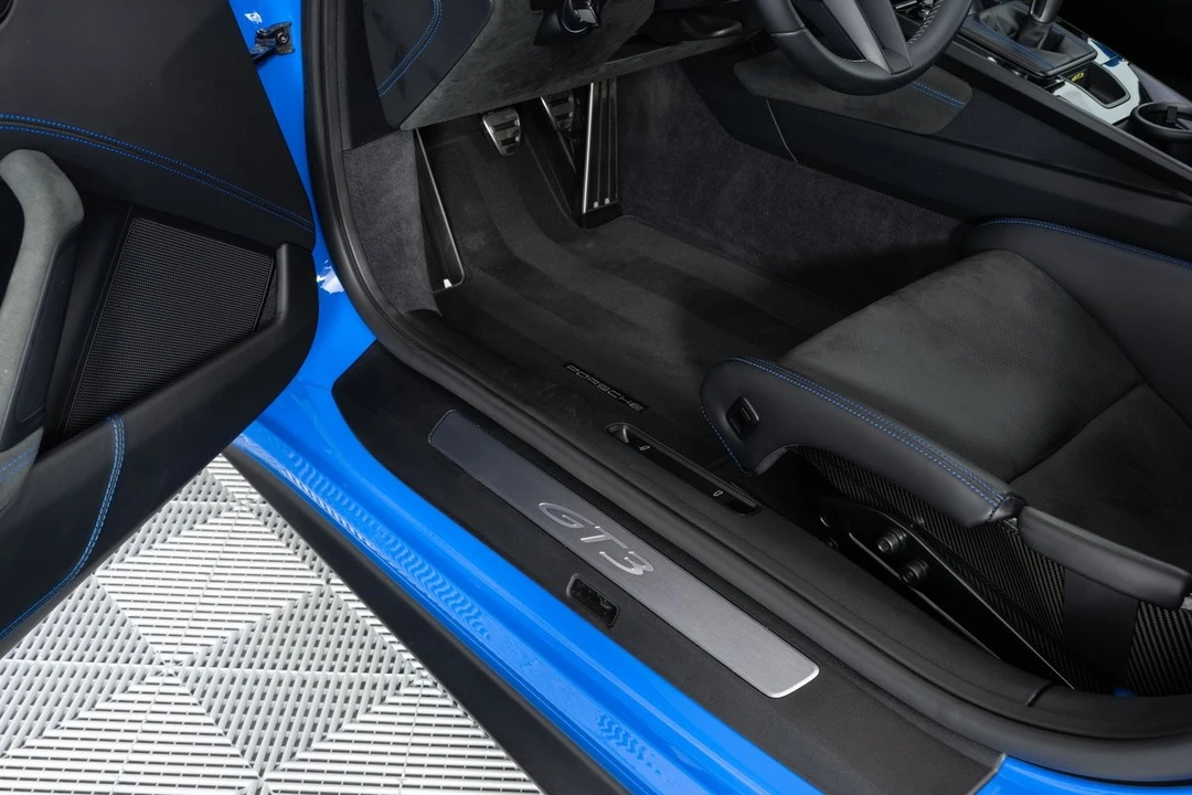 2022 Porsche 992 GT3 - Image 15 of 21