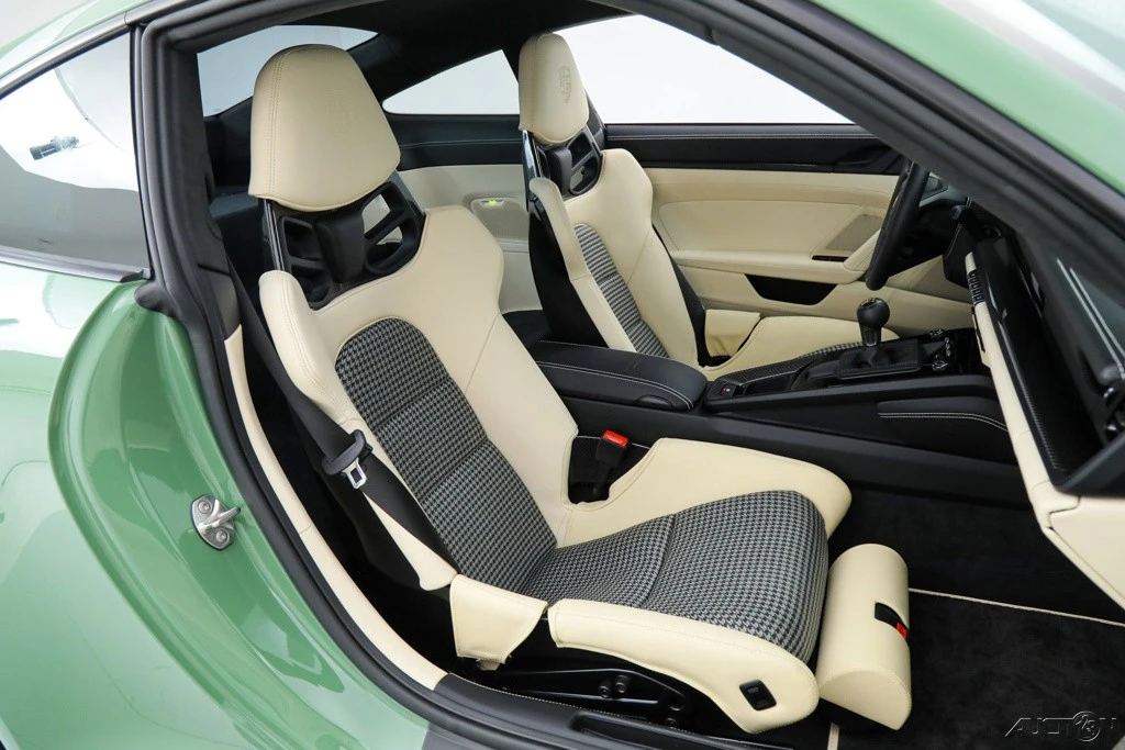 2022 Porsche 992 GT3 - Image 20 of 21