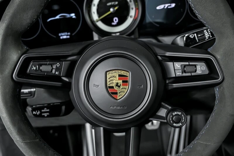 2022 Porsche 992 GT3 - Image 27 of 31