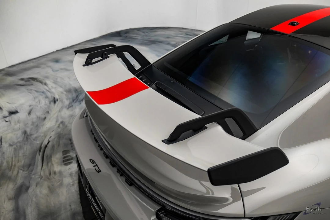 2022 Porsche 992 GT3 - Image 16 of 31