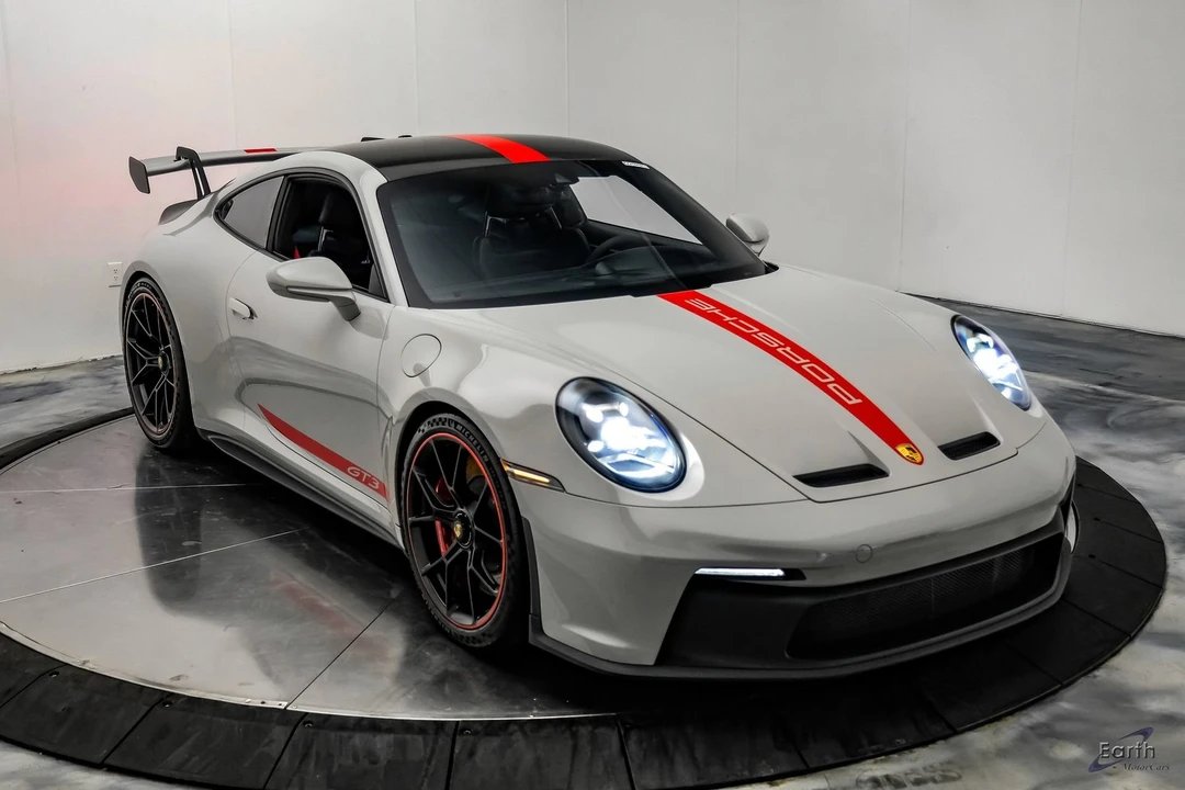 2022 Porsche 992 GT3 - Image 29 of 31