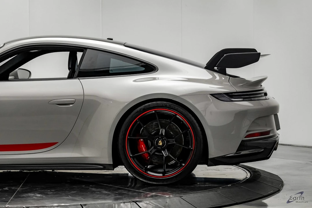 2022 Porsche 992 GT3 - Image 9 of 31