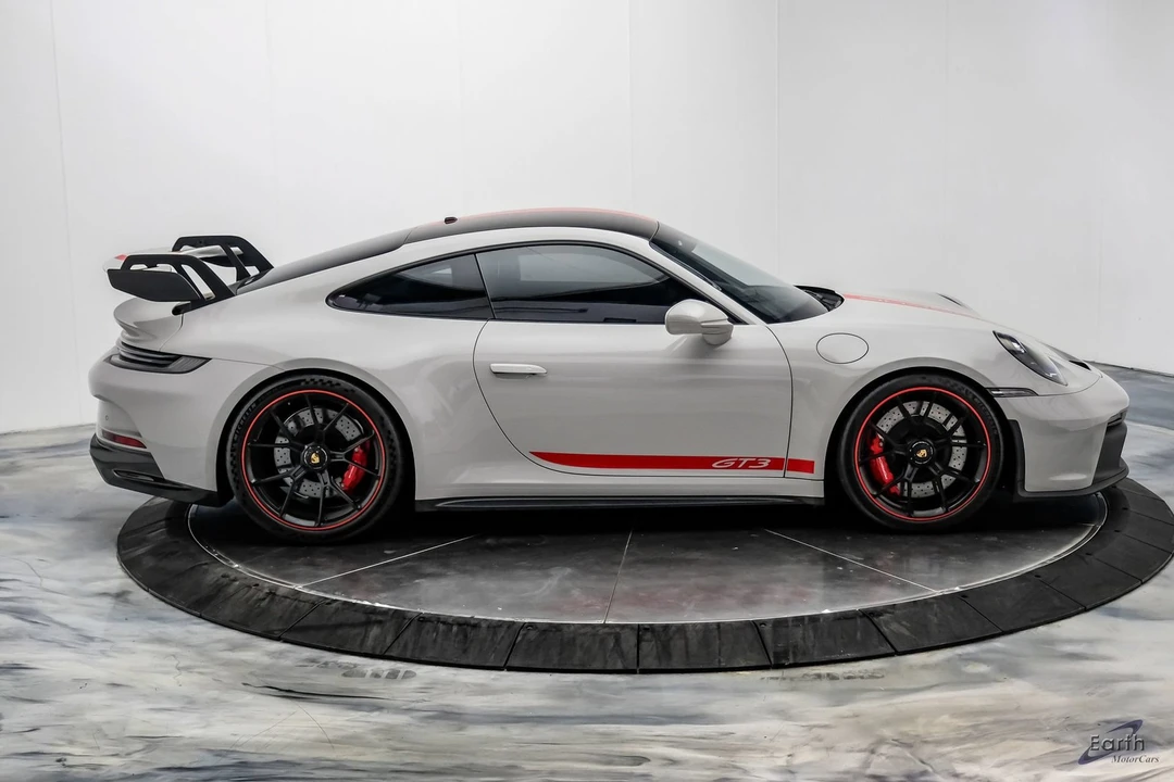 2022 Porsche 992 GT3 - Image 27 of 31