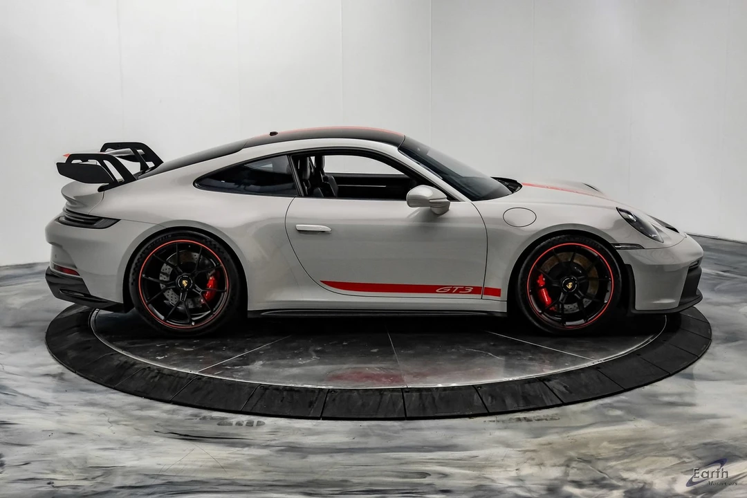 2022 Porsche 992 GT3 - Image 25 of 31
