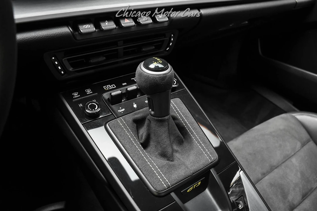 2022 Porsche 992 GT3 - Image 19 of 21