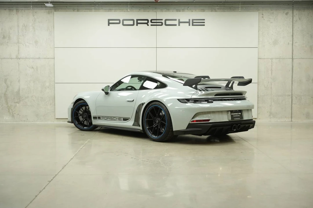 2022 Porsche 992 GT3 - Image 3 of 5