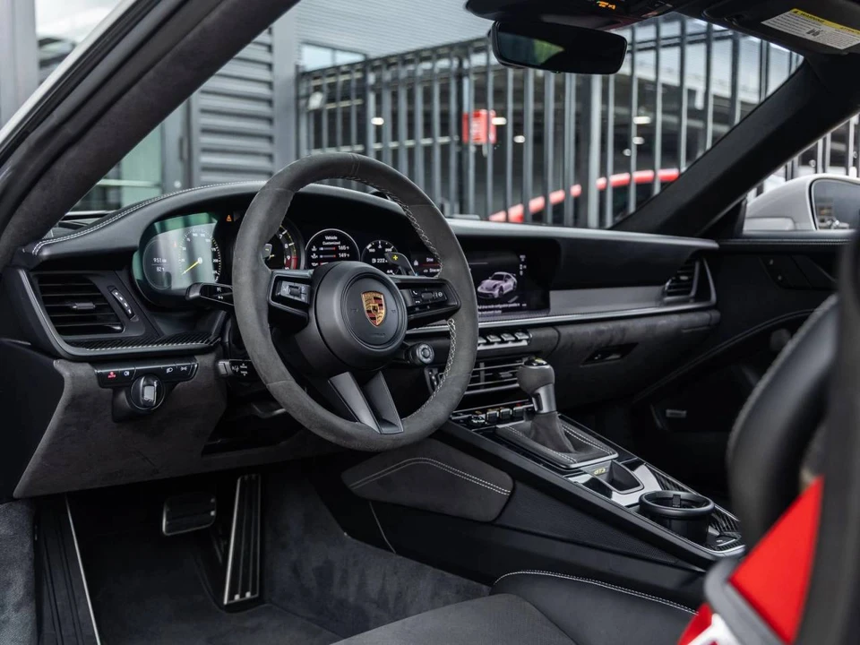 2022 Porsche 992 GT3 - Image 4 of 5