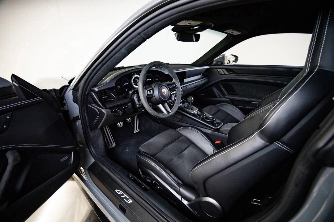 2022 Porsche 992 GT3 - Image 4 of 5