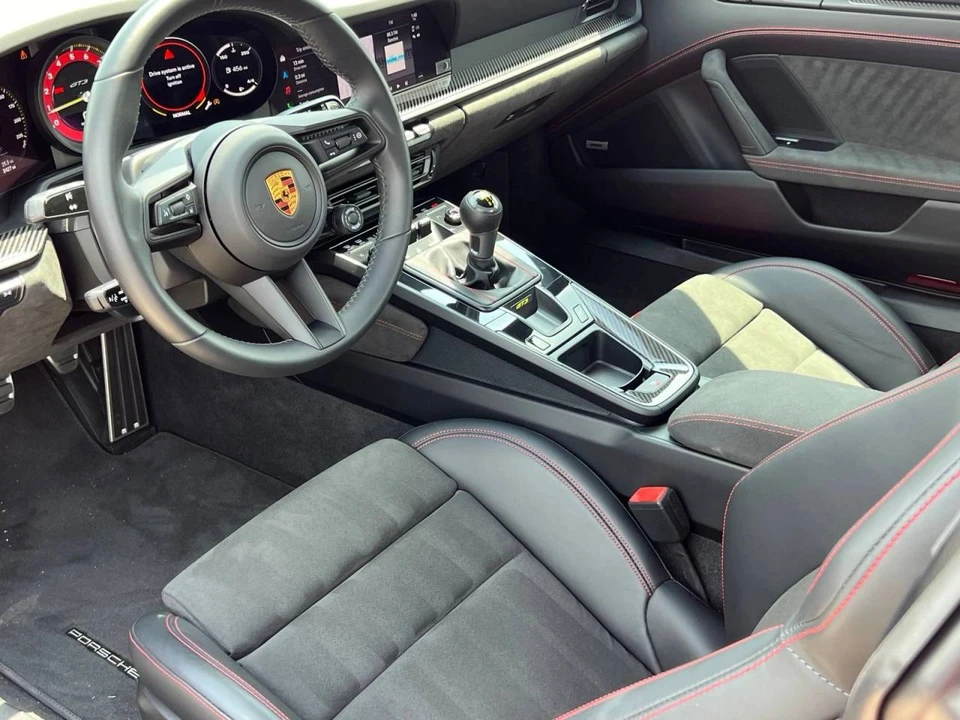 2022 Porsche 992 GT3 - Image 4 of 5