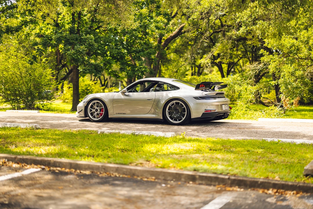 2022 Porsche 992 GT3 - Image 11 of 31