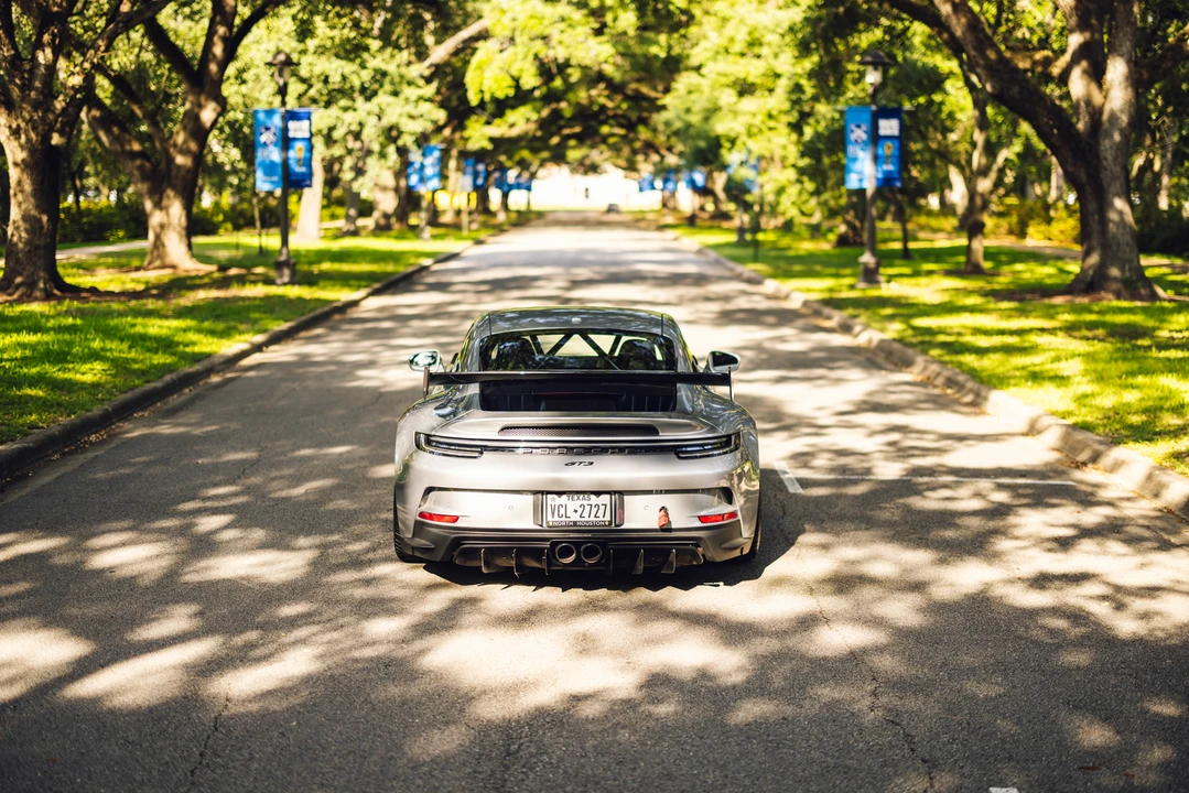 2022 Porsche 992 GT3 - Image 17 of 31