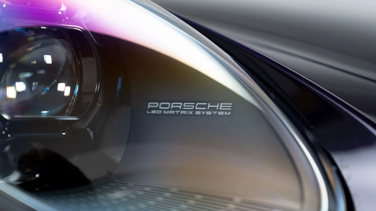 2022 Porsche 992 GT3 - Image 13 of 31