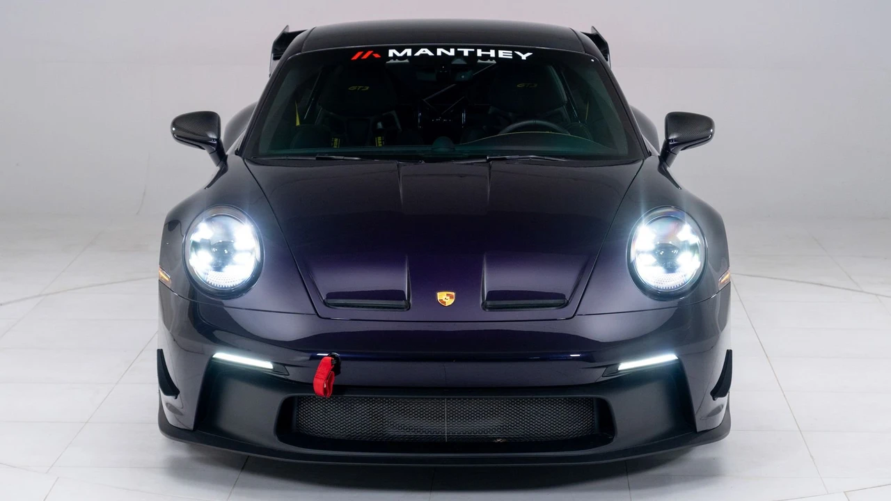 2022 Porsche 992 GT3 - Image 2 of 31
